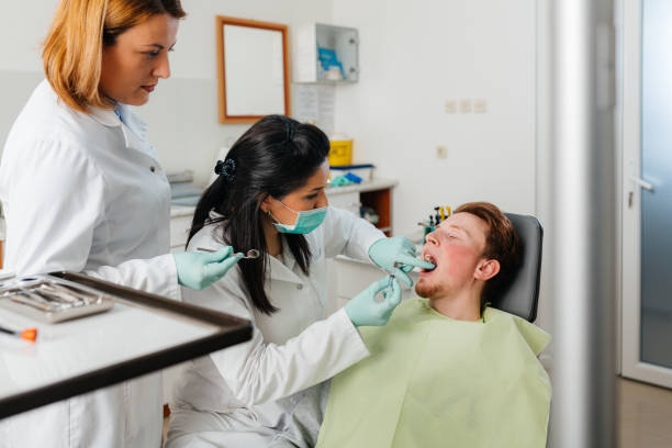 Best Emergency Gum Treatment in Dania Beach, FL